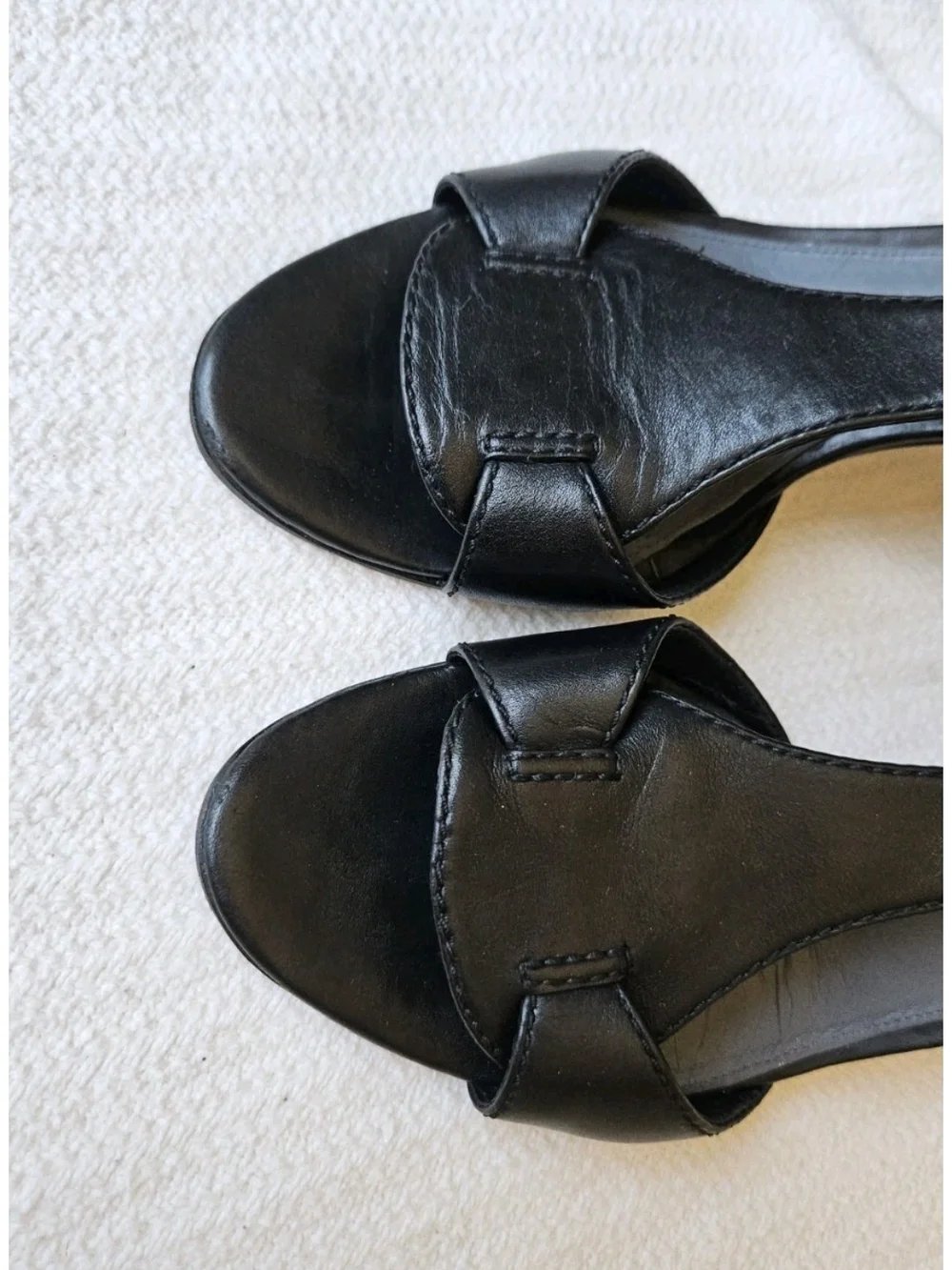 Via Spiga V-Trina Black T-Strap Sandal Heels Sz 8M Professionally Resoled